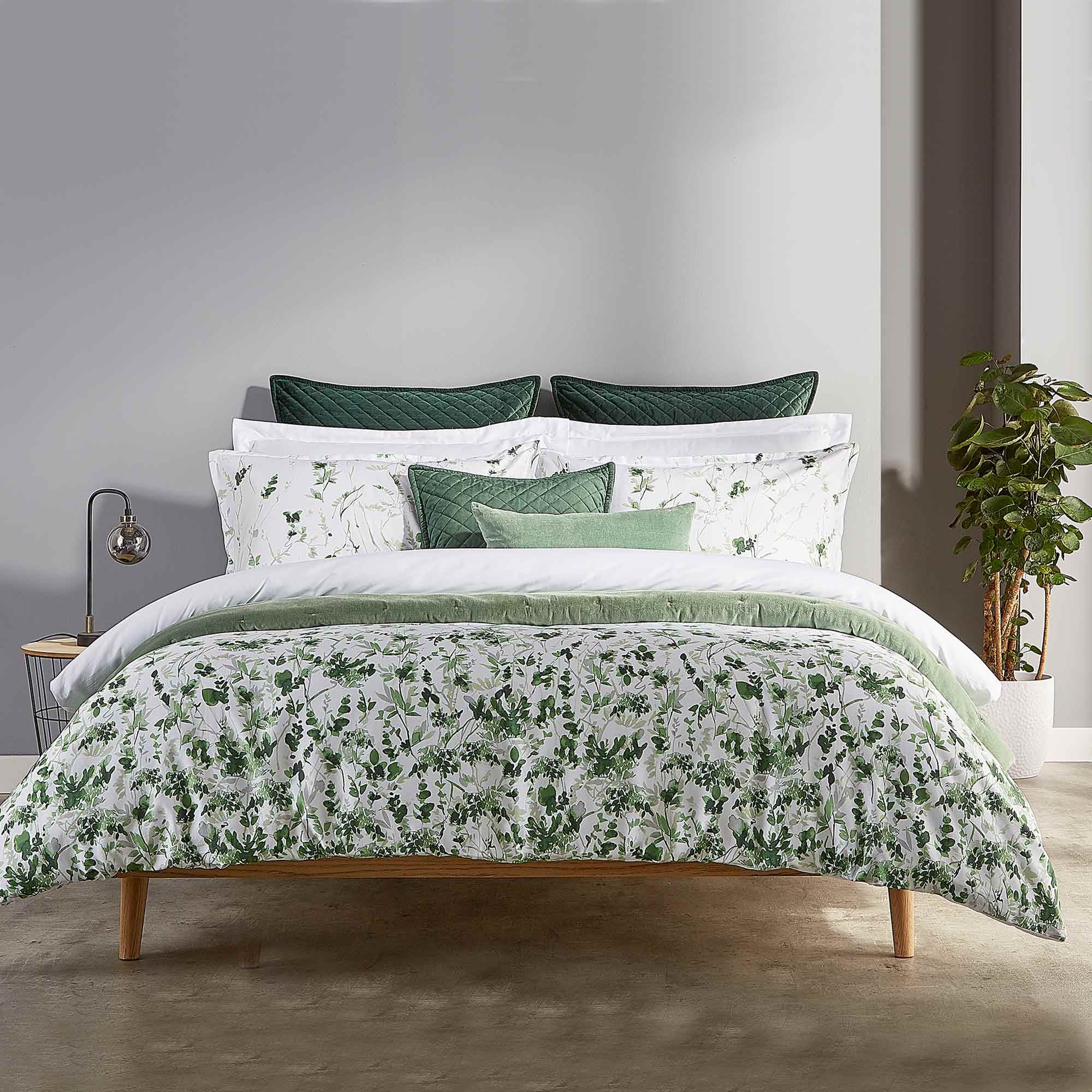 Christy Leaf Fronds Reversible King Duvet Cover Set Green Duvet